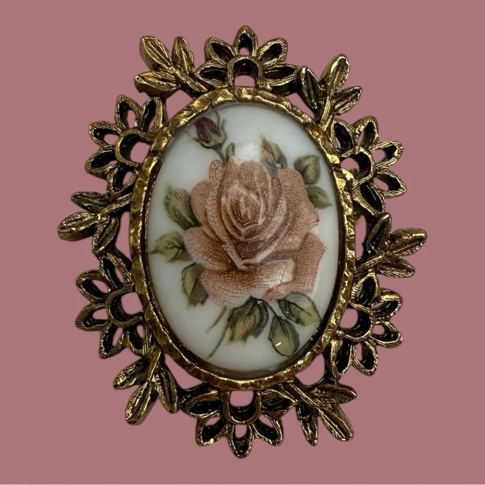 Vintage Rose Cameo Brooch Gold Tone Ceramic - Picture 1 of 6